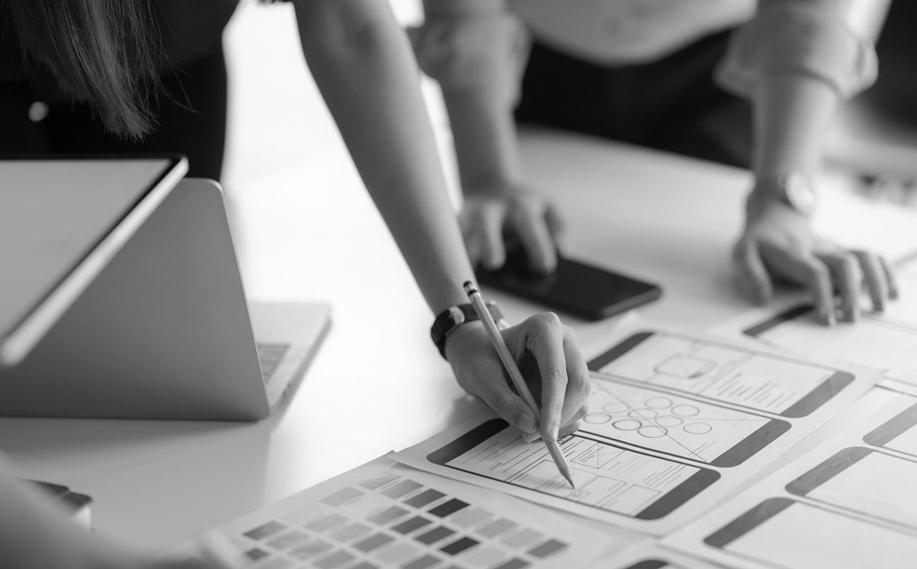 디자인 업무 미팅 장면